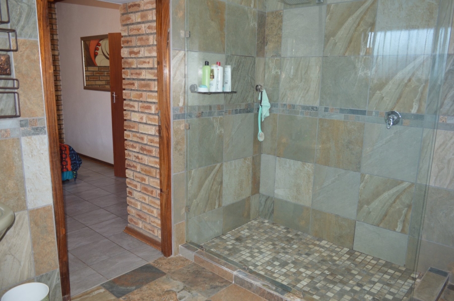 6 Bedroom Property for Sale in Doringkruin North West